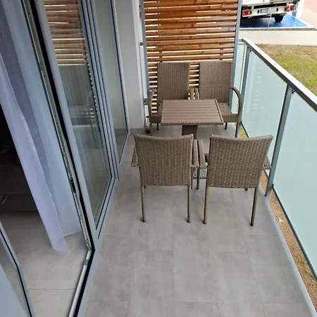 Apartament Wanda z tarasem widokowym na jezioro Charzykowy
