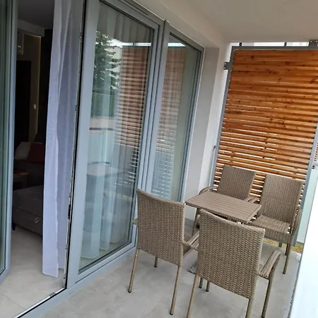 Apartament Wanda z tarasem widokowym na jezioro Charzykowy
