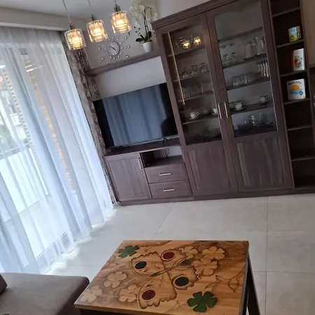 Apartament Wanda z tarasem widokowym na jezioro